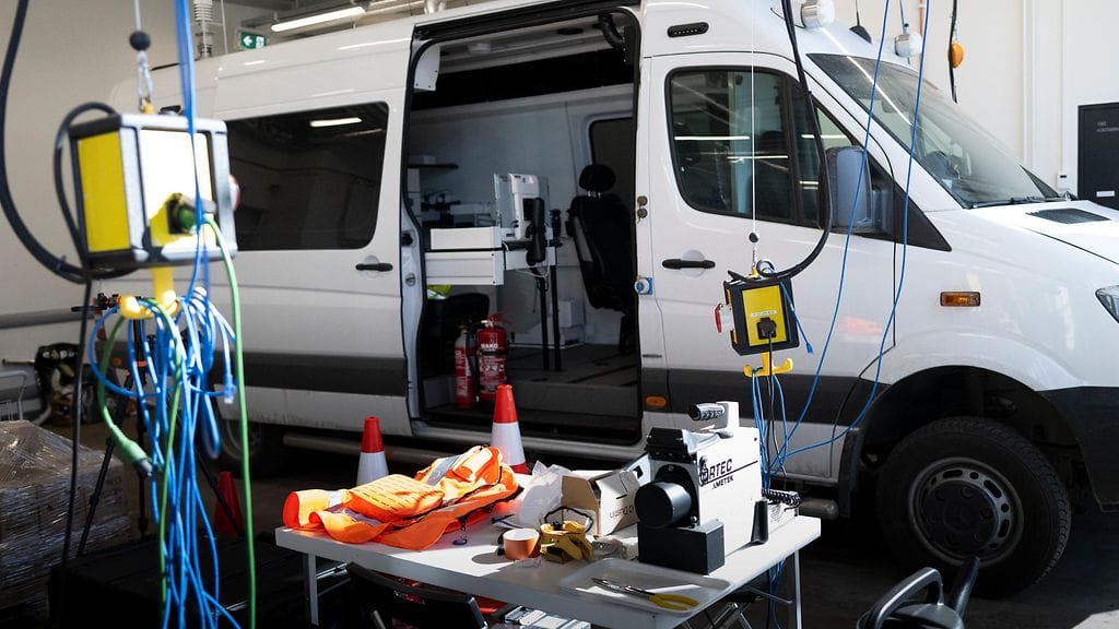 Arkistokuvassa STUK:n liikkuvan yksikön mittauslaitteistoa.