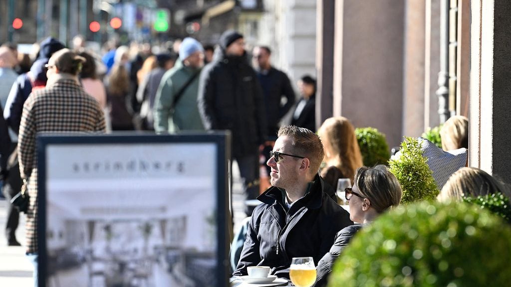 Aurinko on hellinyt myös Helsingissä, vaikka ennätyksiä ei olekaan mitattu.