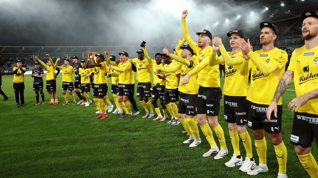 KuPS juhli viime syksynä Veikkausliigan mestaruutta.