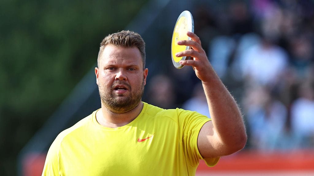 Daniel Ståhl suree isänsä kuolemaa.