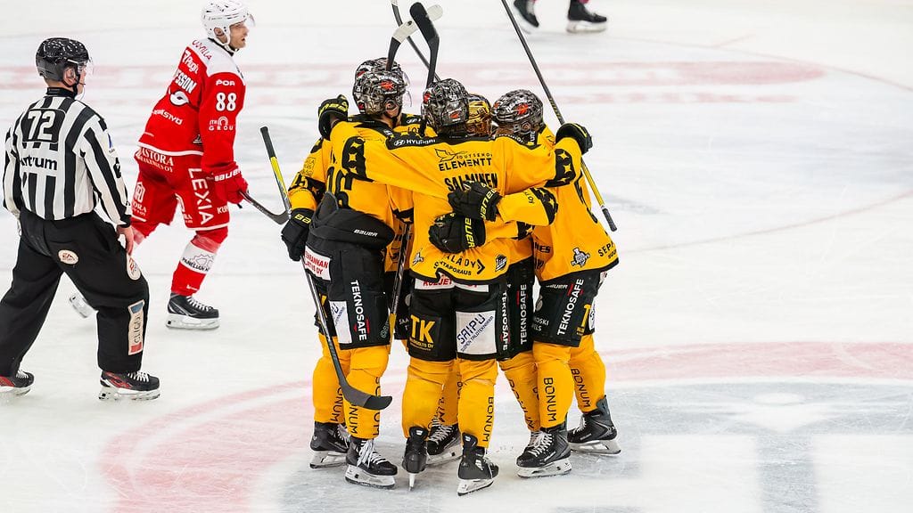 SaiPa iski avauserässä kolme maalia Ässien verkkoon.