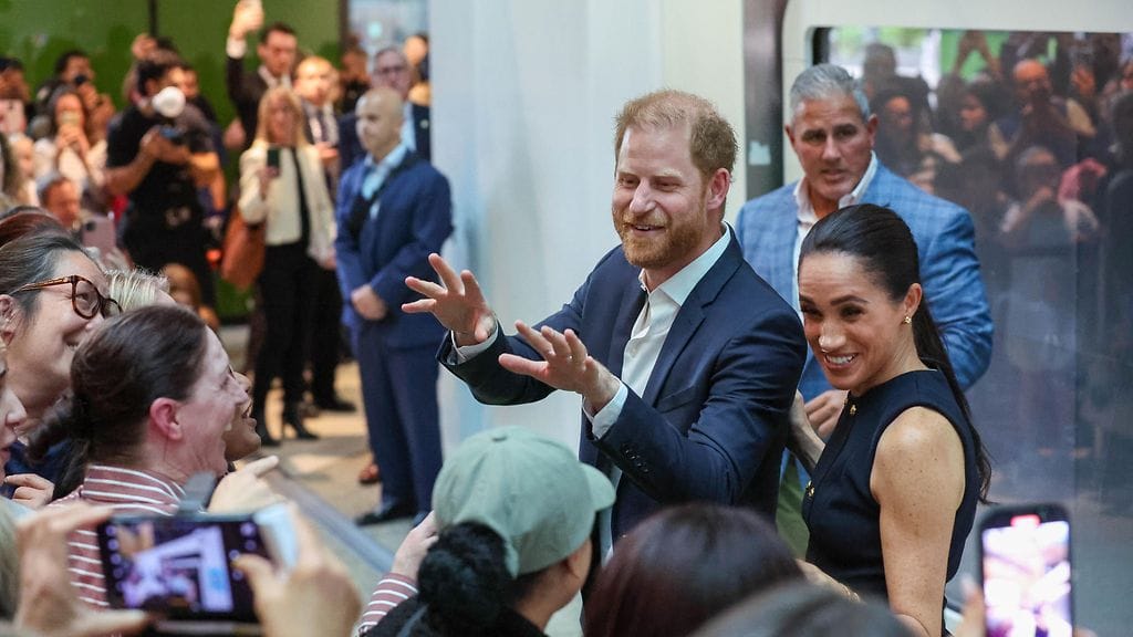 Prinssi Harry ja herttuatar Meghan saapuivat vuosien jälkeen Australiaan.
