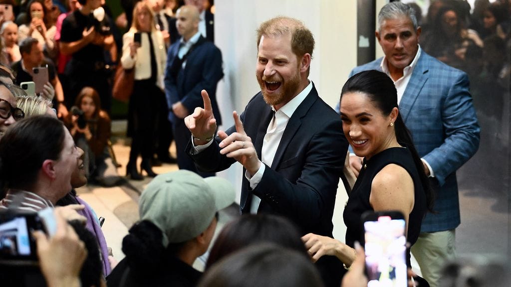 Herttuatar Meghan saapuu sittenkin prinsessa Lilibetin ja prinssi Archien kanssa Britanniaan.