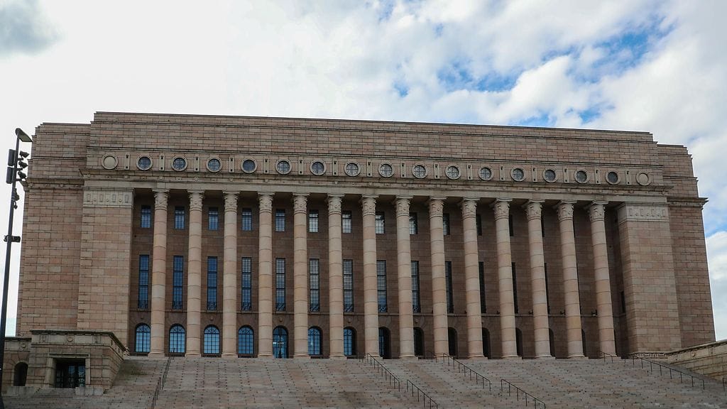 Oppositio on tehnyt välikysymyksen köyhyydestä ja elinkustannusten kasvusta.