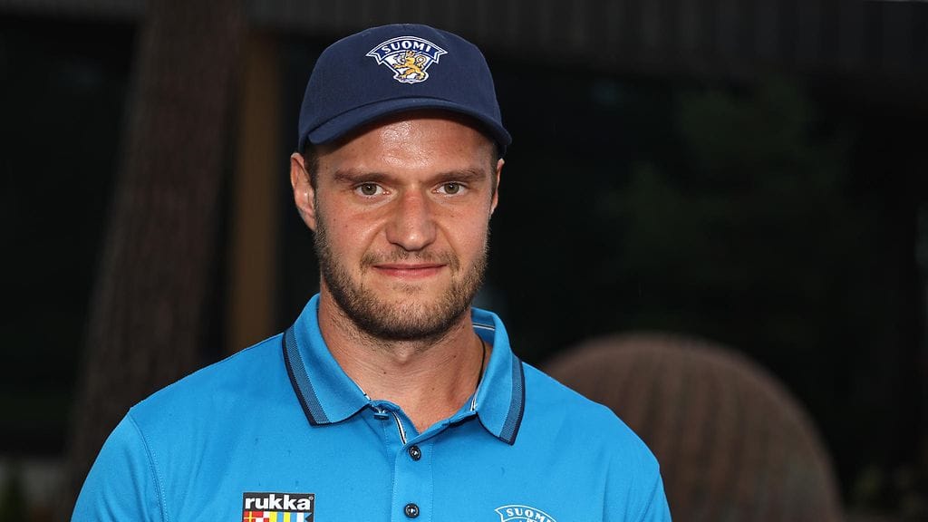 Nähdäänkö Aleksander Barkov kymmenen vuoden tauon jälkeen leijonapaidassa MM-kisoissa? Hänen puolisonsa paljastus nostattaa odotuksia.