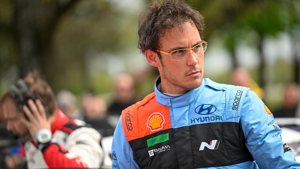 Thierry Neuville suhtautuu rallin sääntöuudistukseen varauksella.