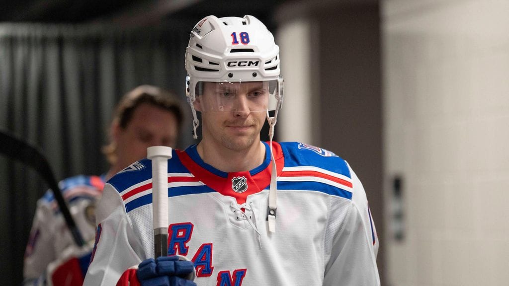 Urho Vaakanaista kutsuu puolustajan ensimmäinen miesten MM-turnaus.