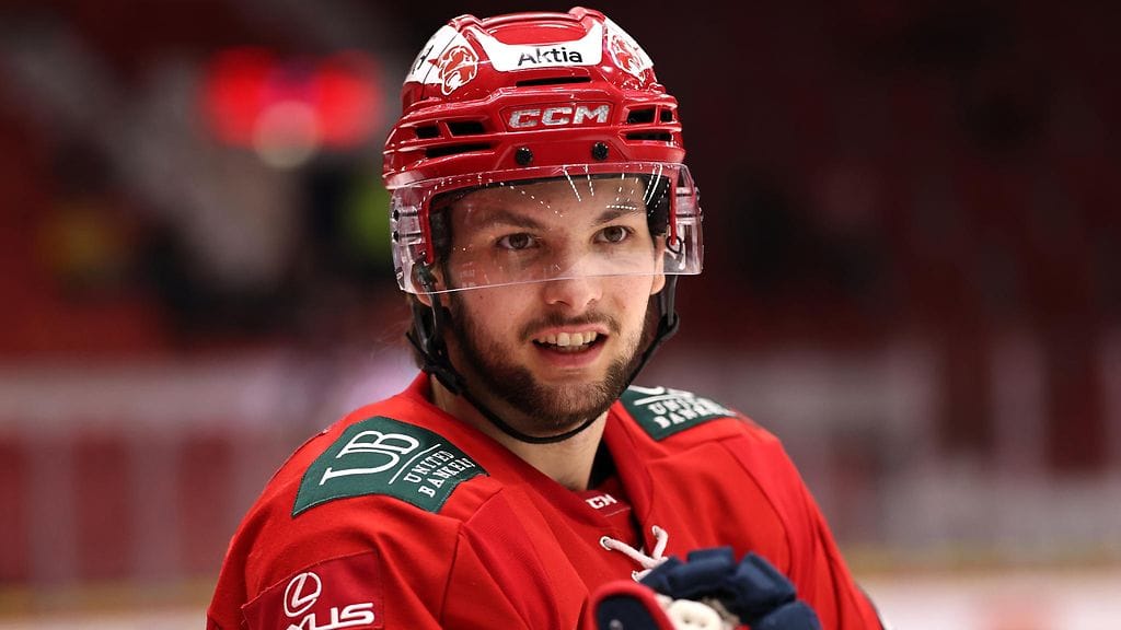 Kalle Ervasti vaihtaa HIFK:n punanutun Sportin paitaan.