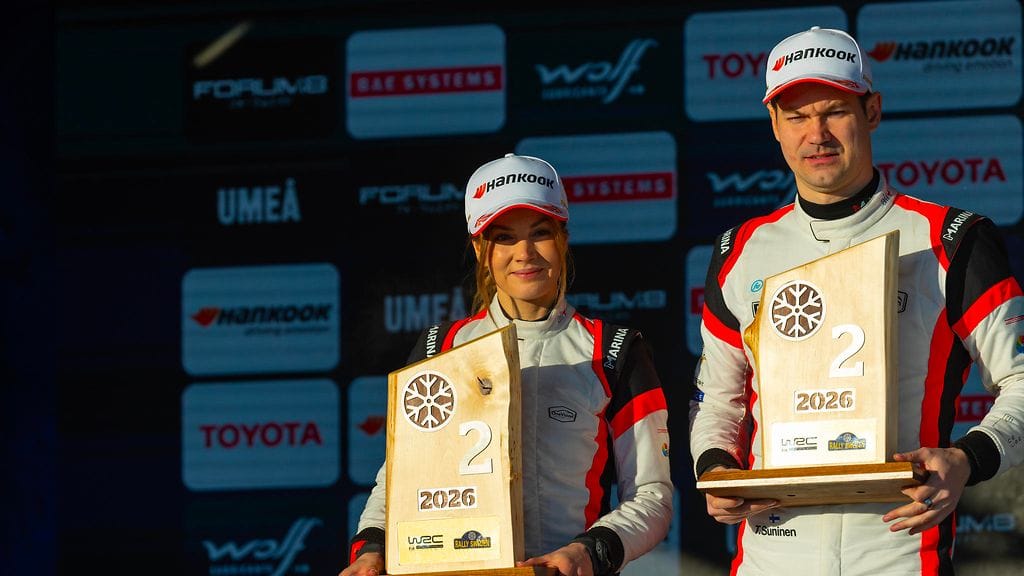 Teemu Suninen ja Janni Hussi ylsivät toisiksi Ruotsin MM-rallin WRC2-kilpailussa.