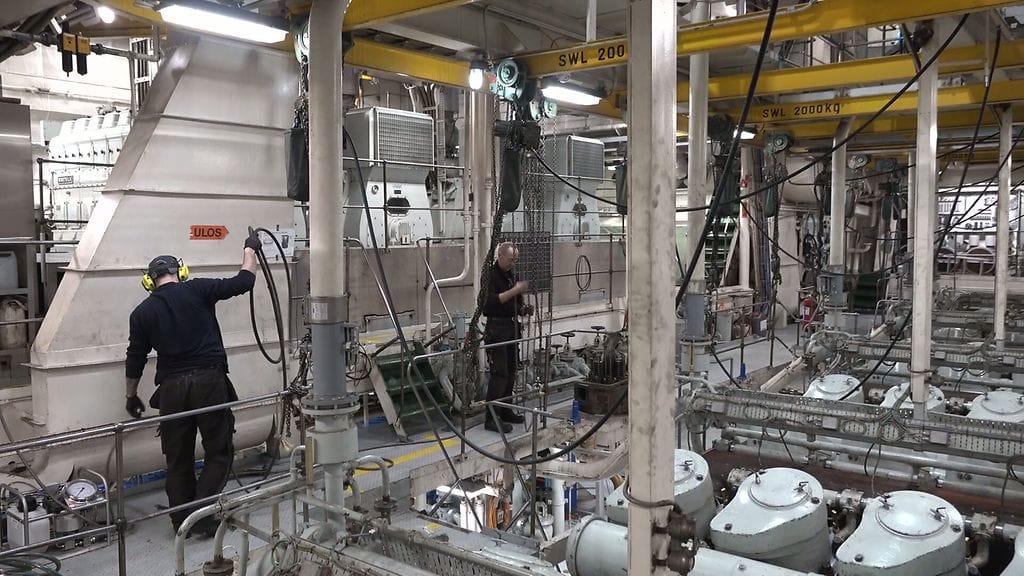 OMA AY DOC JÄÄNMURTAJAT SISU KONEHuONE