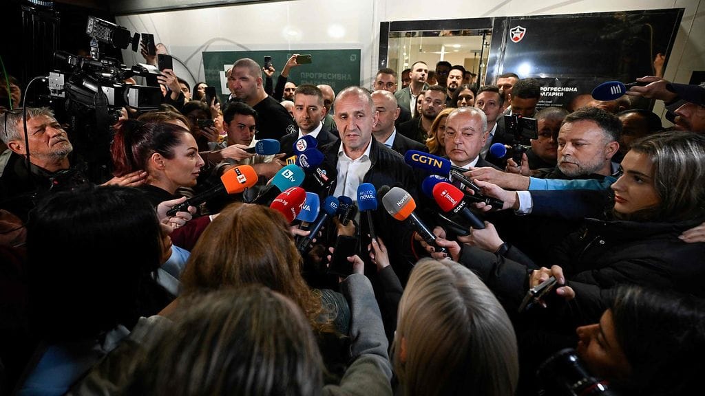 Bulgarian ex-presidentti Radev pääkaupunki Sofiassa sunnuntaina.