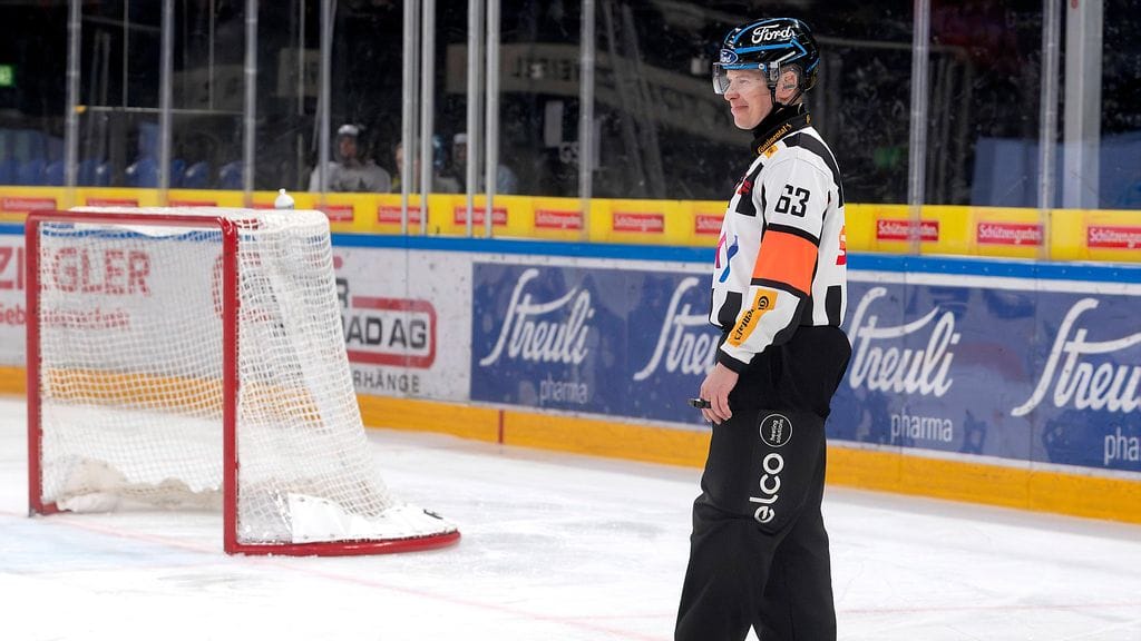 809 liigaottelua tuomaroinut Mikko Kaukokari on Liigan kaikkien aikojen viidenneksi kokenein päätuomari.