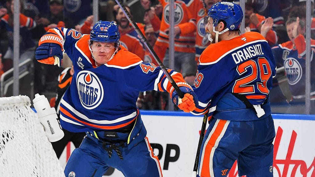 Kasperi Kapanen (2+0) ja Leon Draisaitl (0+2) olivat Oilersin hahmoja avausvoitossa.