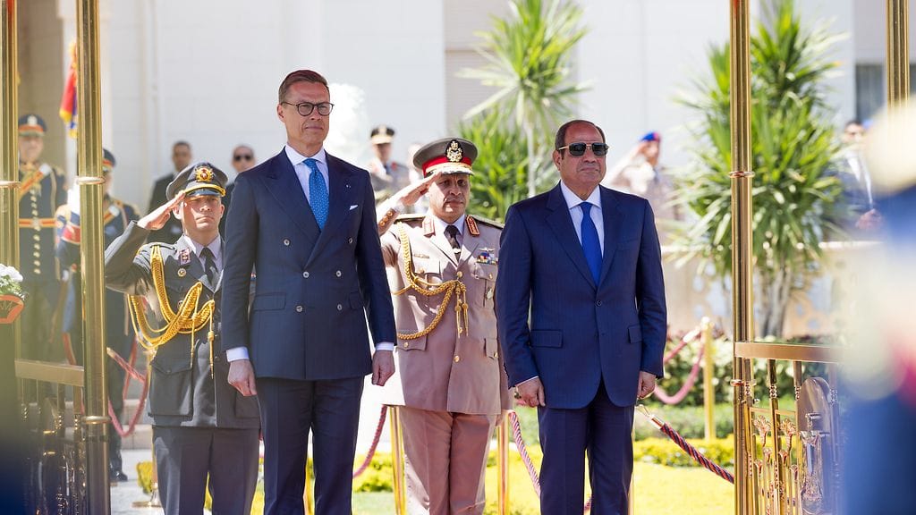 Tasavallan presidentti Alexander Stubb ja Egyptin presidentti Abdel Fattah al-Sisi Kairossa.