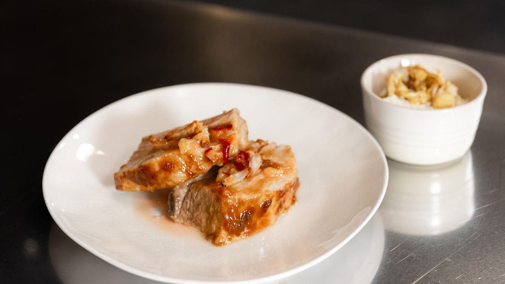 MasterChef Suomi: Luumu glaseerattua possunkylkeä, haudutettu riisi ja curry-kukkakaali, Juulin resepti