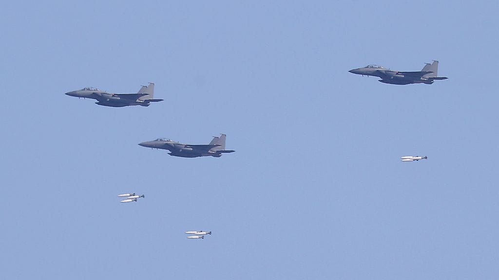 Ilmassa törmänneet hävittäjät olivat samanlaisia kuin tässä kuvassa olevat F-15K -hävittäjät.