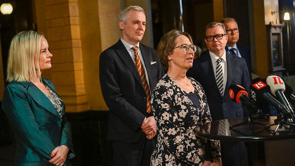 Paikalla tiedotustilaisuudessa on hallituspuolueiden puheenjohtajanelikko.