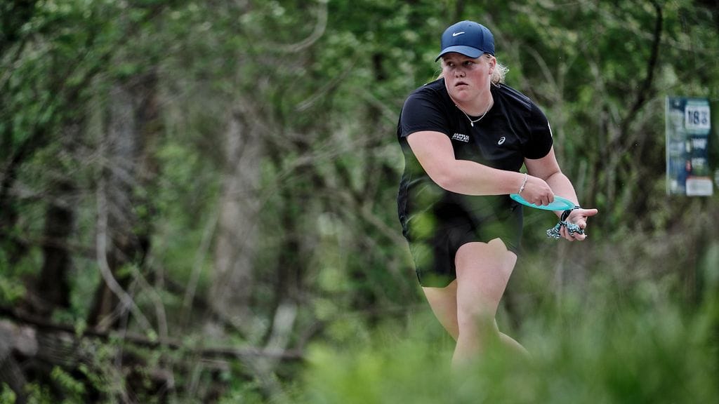Eveliina Salosen heitto kulki Kansasissa. Kuva: Disc Golf Pro Tour.