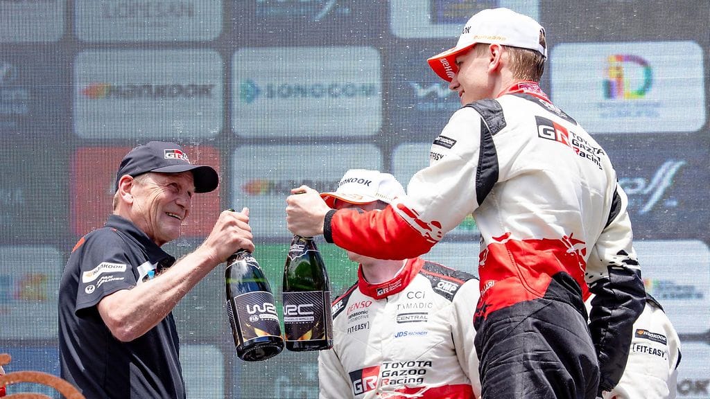 Sami Pajari (oik.) juhli Kanarialla neljättä peräkkäistä palkintosijaansa.