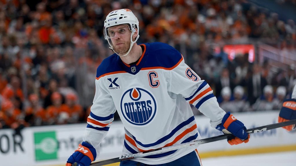Pelaako Connor McDavid?