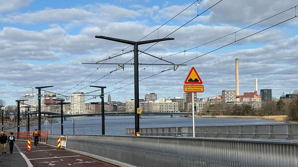 OMA Kruunuvuorensilta varoitus