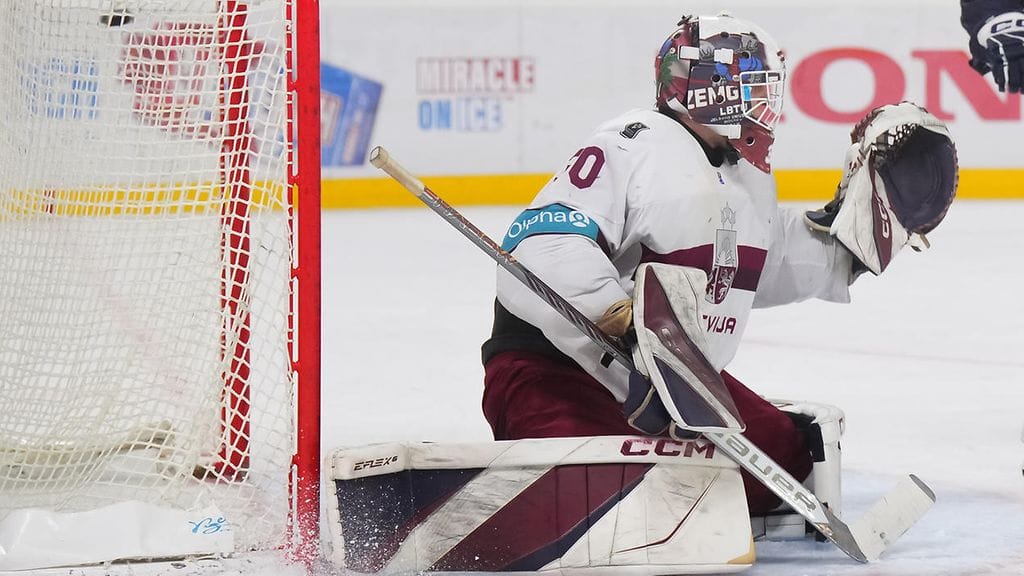 Latvian maalivahti Patriks Plumins loisti.