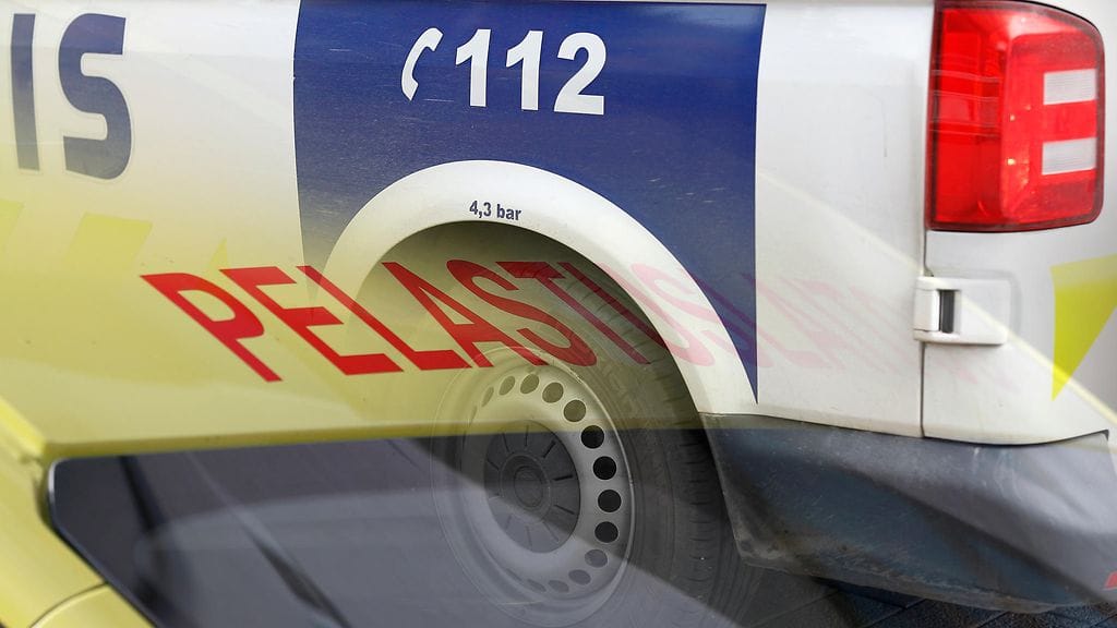 Tie onnettomuuspaikalla Luumäellä on suljettu liikenteeltä.