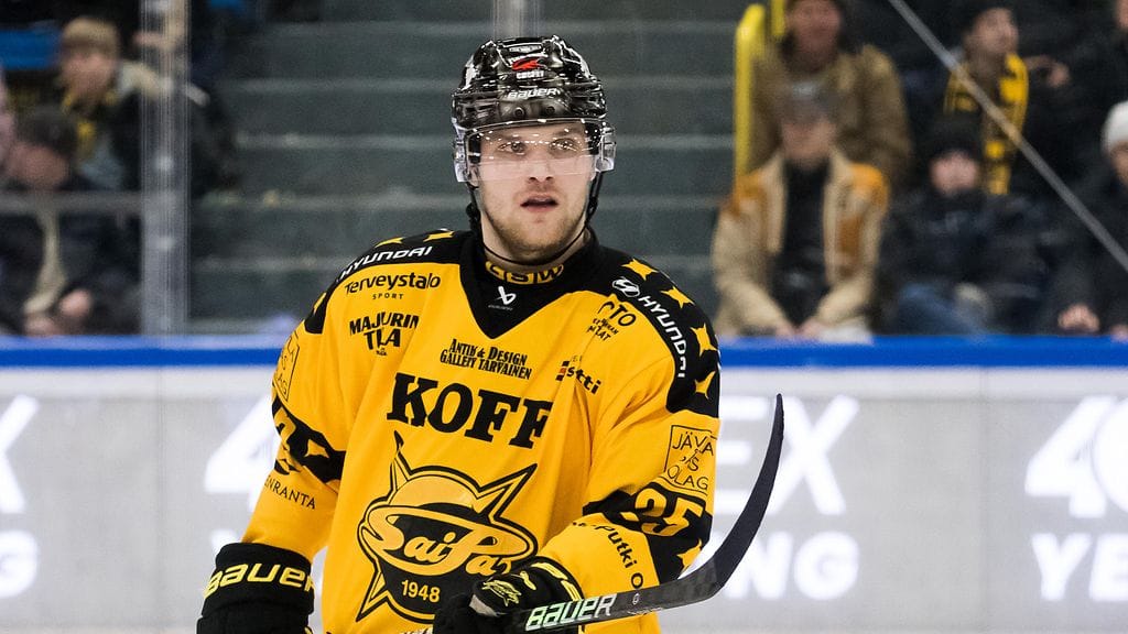 Emil Kuusla teki tulokaskaudellaan SM-liigassa 7+20=27 pistettä.