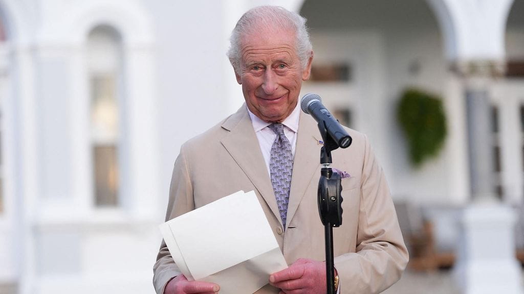 Kuningas Charles on vieraillut Britannialle kuuluvalla Bermudalla.