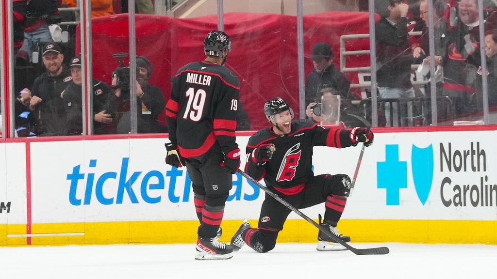 Taylor Hall ratkaisi Carolina Hurricanesille voiton jatkoerässä.