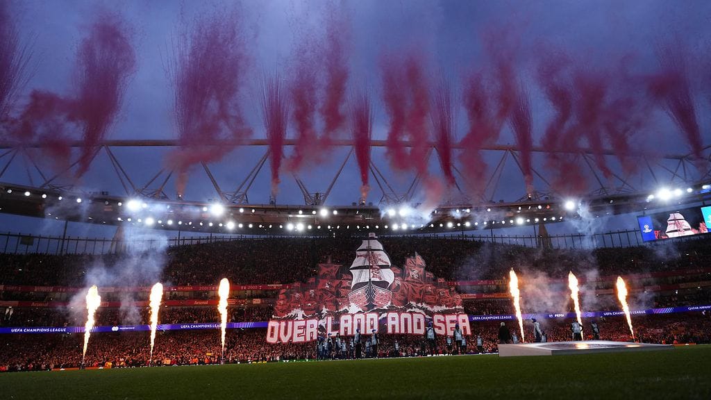 Arsenalin Emirates-stadionilla nähtiin hieno tifo ottelun alla.