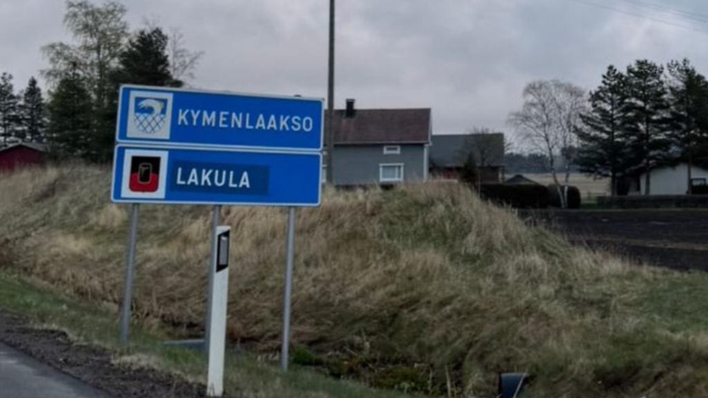 MTV Uutisten lukija bongasi muutoksen kymenlaaksolaisen kaupungin visuaalisessa ilmeessä ja nimessä jo eilen.