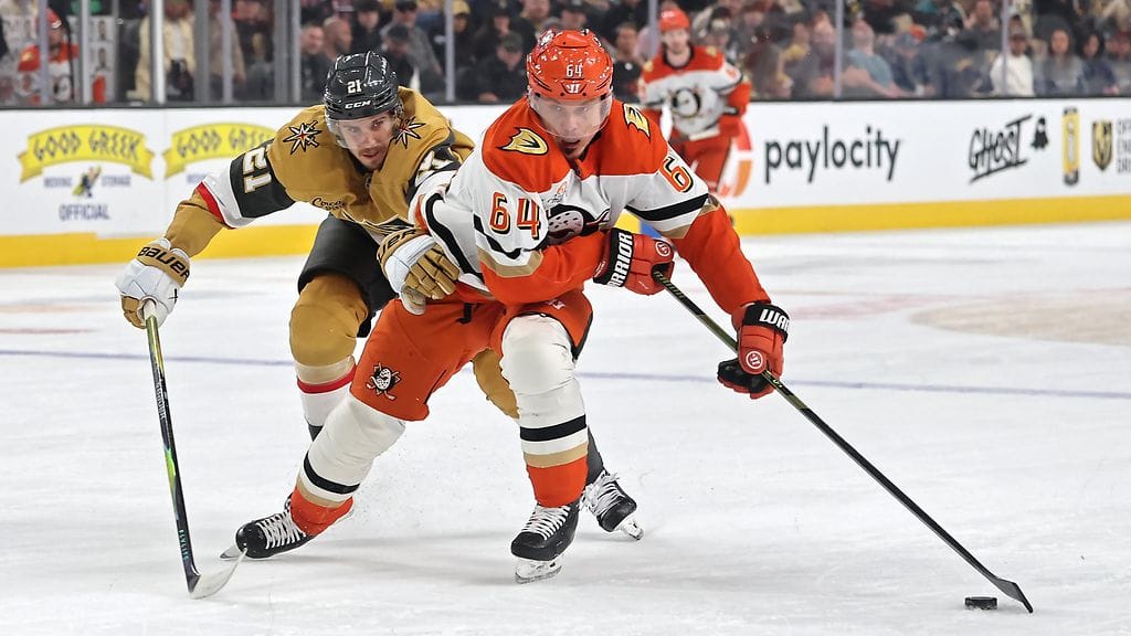 Mikael Granlund taituroi ottelussa Vegas Golden Knightsia vastaan.