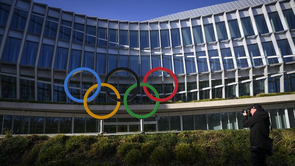 KOK on päättänyt sallia valkovenäläisurheilijoiden paluun olympialiikkeen alaisiin kilpailuihin.