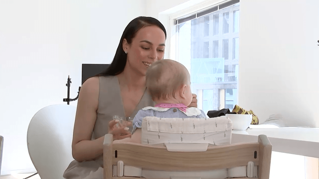Mirella Merivirta elää kaksin Selen-tyttärensä kanssa.