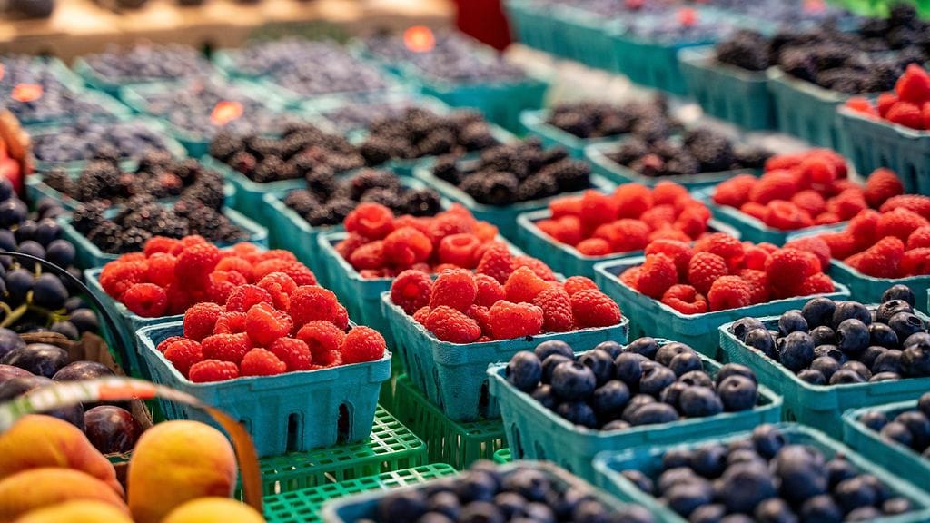 Voiko kaupasta ostettuja tuoreita ulkomaisia marjoja syödä sellaisenaan? Näin neuvoo Ruokavirasto.