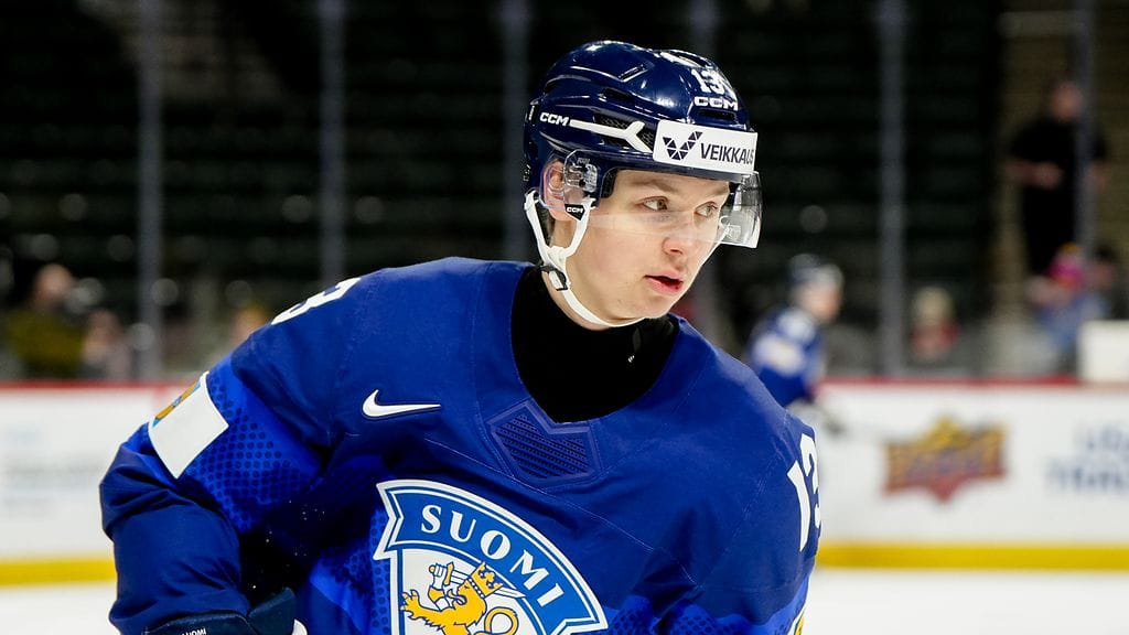 Veeti Väisänen, 20, siirtyy JYPin riveihin.