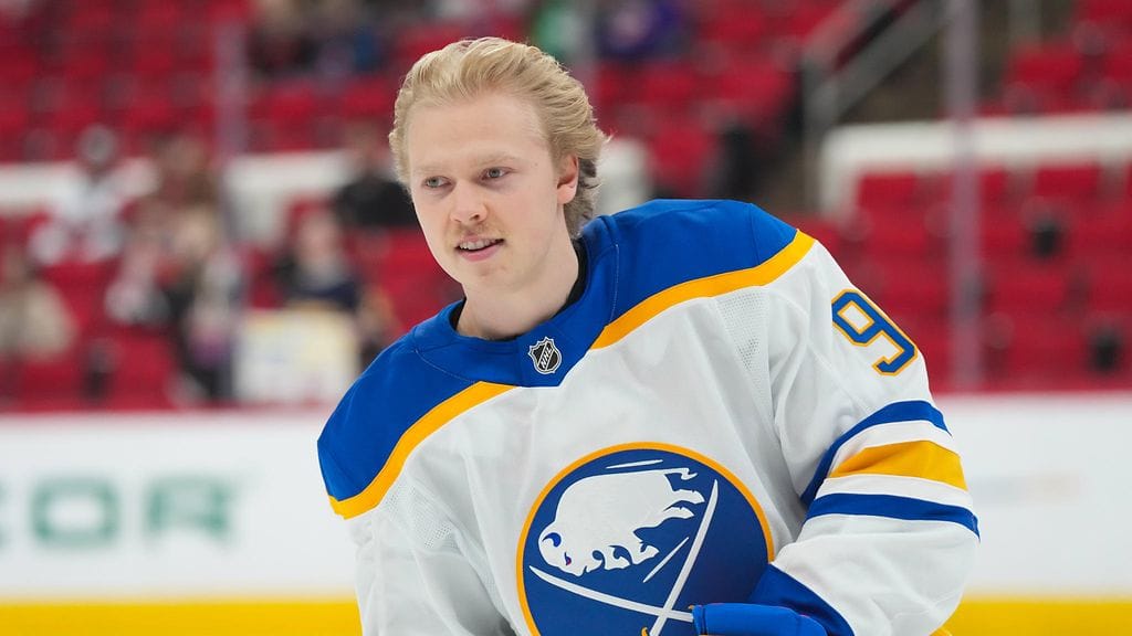 Konsta Helenius ei ole vielä NHL:n pudotuspeleissä kiekkoillut.
