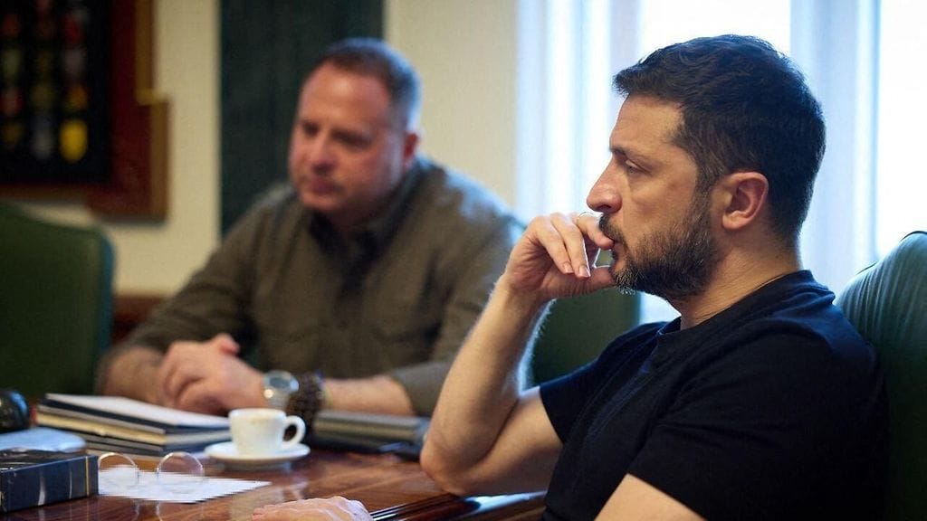 Ukrainan presidentti Zelenskyi ja entinen kansliapäällikkö Jermak viime heinäkuussa.
