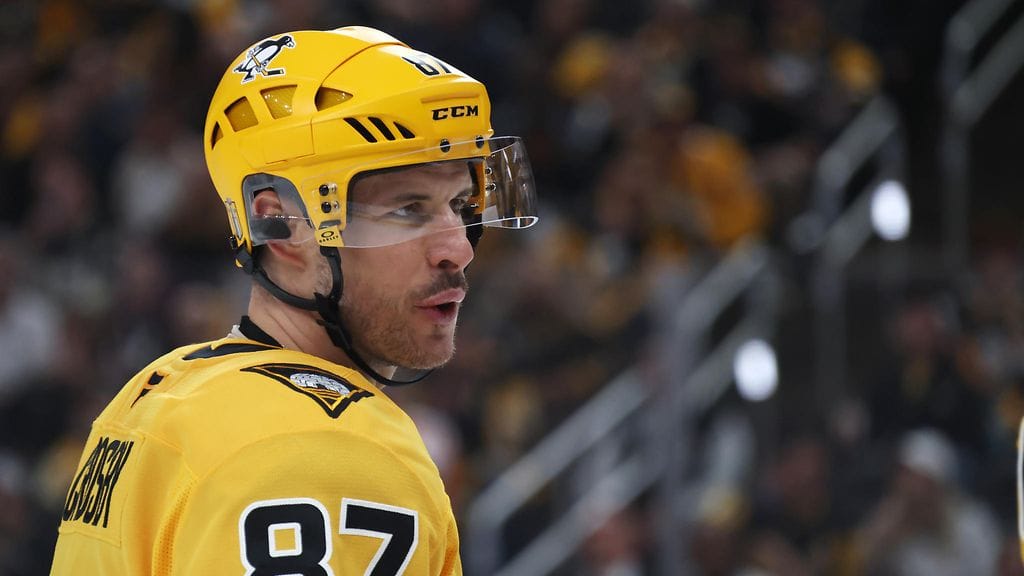 Sidney Crosbyn kipparoima Pittsburgh Penguins taipui NHL:n ensimmäisellä pudotuspelikierroksella Philadelphia Flyersille voitoin 2–4.