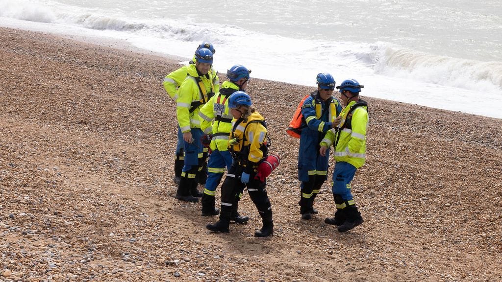 Brightonin rannalla oli tänään suuri poliisioperaatio ruumislöydön vuoksi.