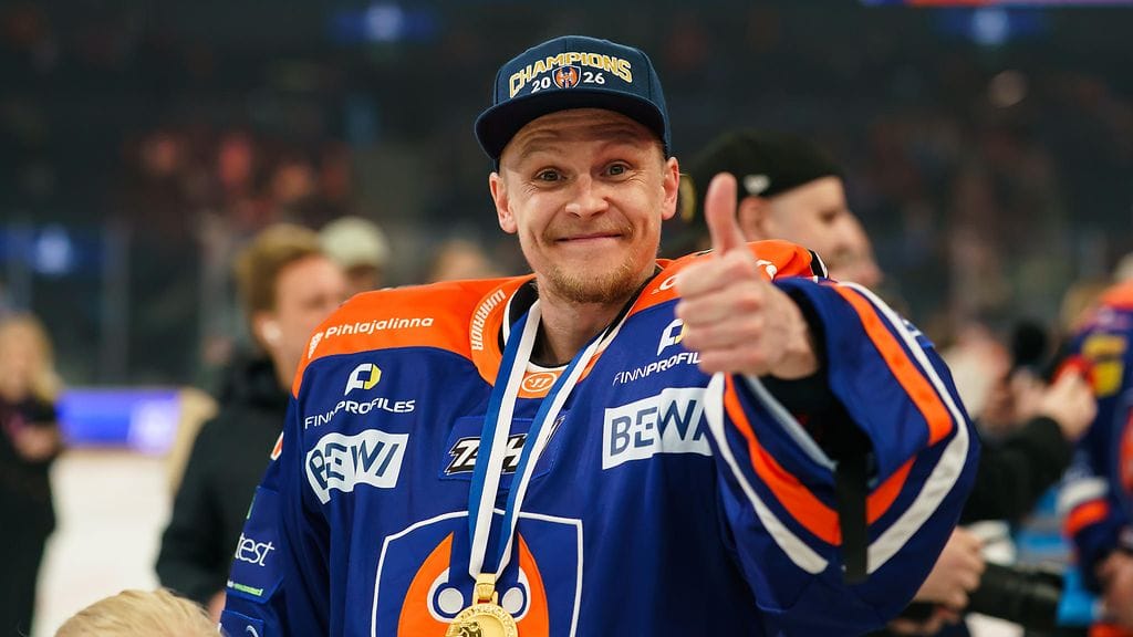 Juha Metsola nauttimassa ensimmäisestä Suomen mestaruudestaan.