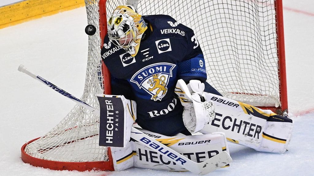 Justus Annunen aloittaa Leijonien maalilla perjantaina Saksaa vastaan.