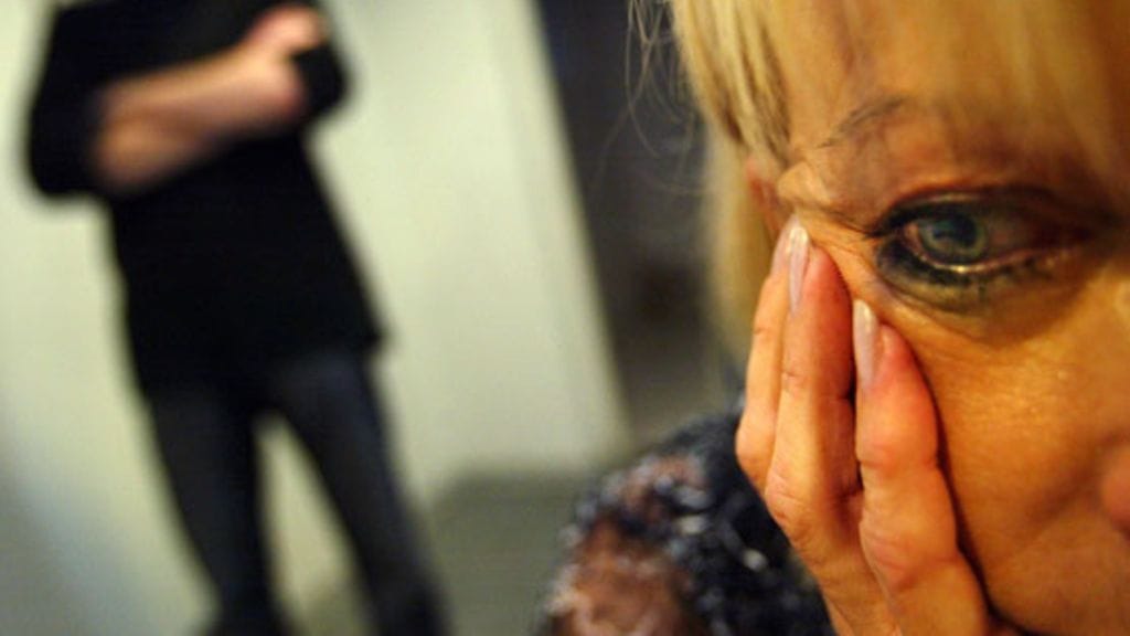 Väkivaltaongelmiin haetaan apua turhan myöhään. Kuvituskuva.