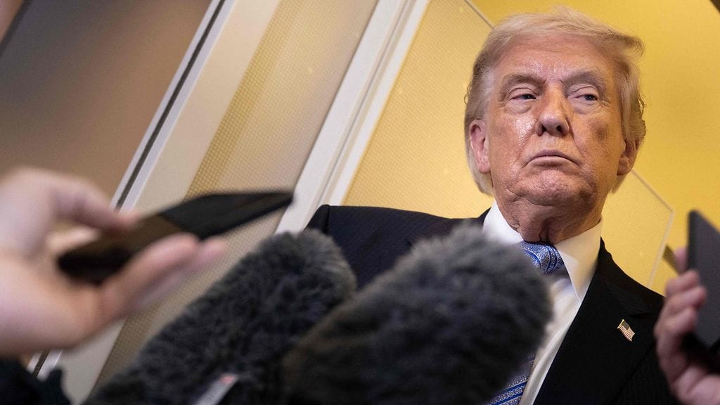 Presidentti Trump perjantaina.