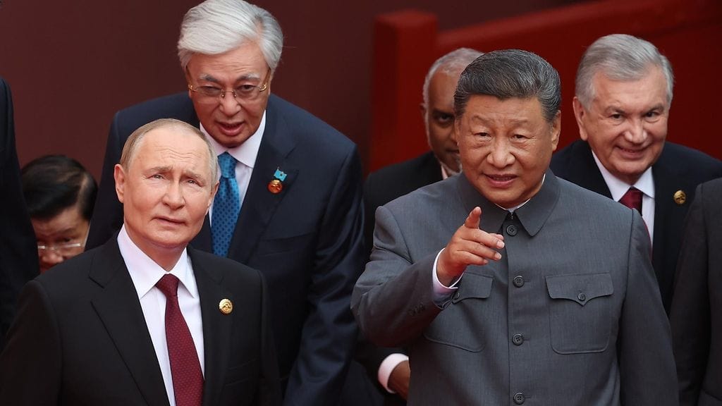 Presidentit Putin ja Xi syyskuussa 2025. Kaksikon on määrä tavata tällä viikolla.