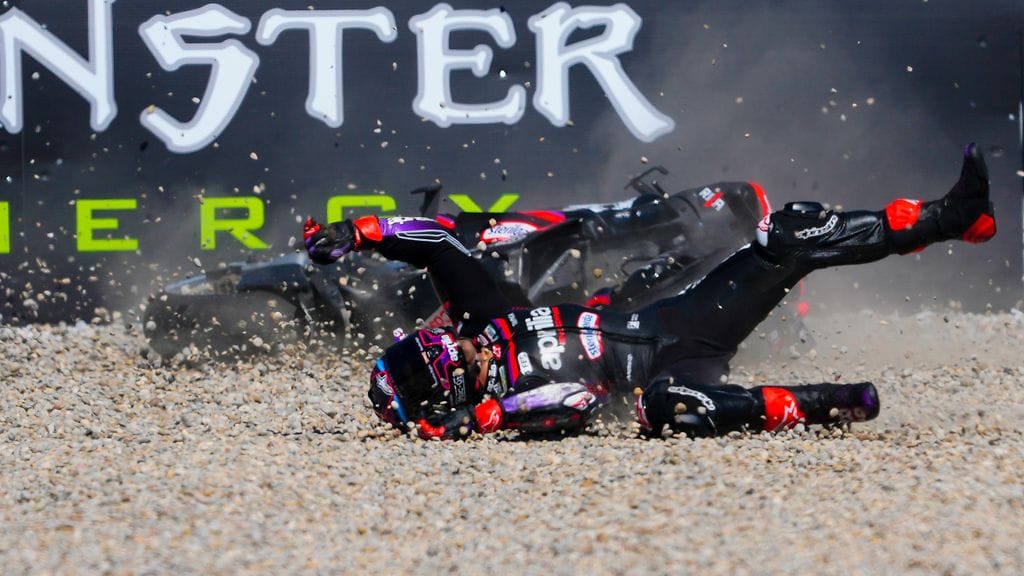 Vuoden 2024 MotoGP-mestari Jorge Martin loukkaantui Katalonian radalla ajettujen testien kaatumisessaan.