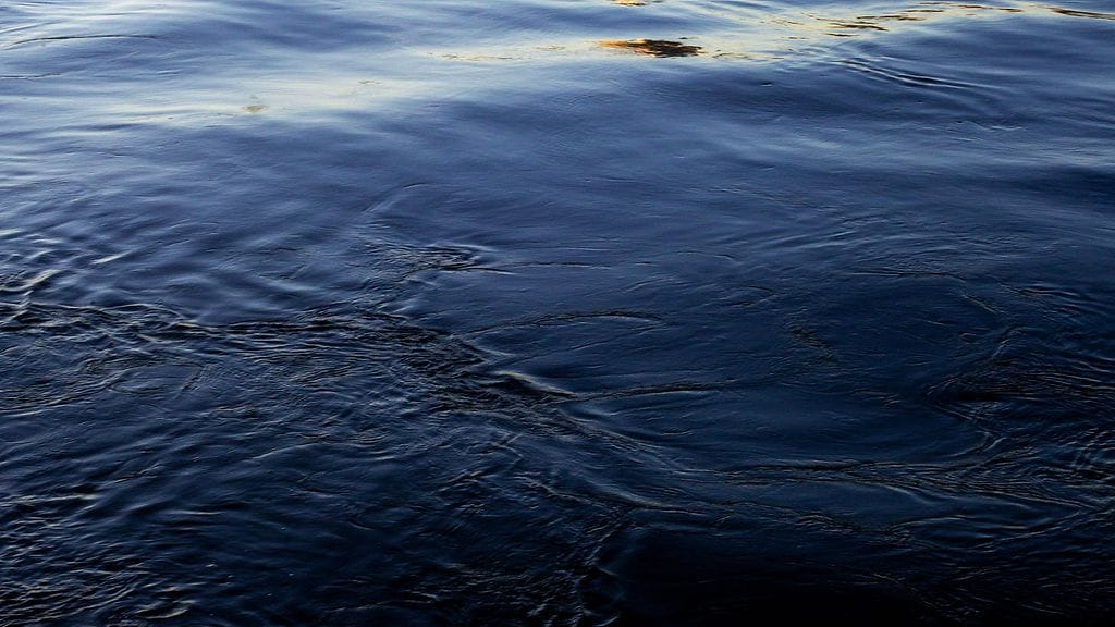 Kalastajat olivat havainneet Kemijoessa Isohaaran alapuolella tyhjillään pyörivän moottoriveneen. Kuvituskuva.