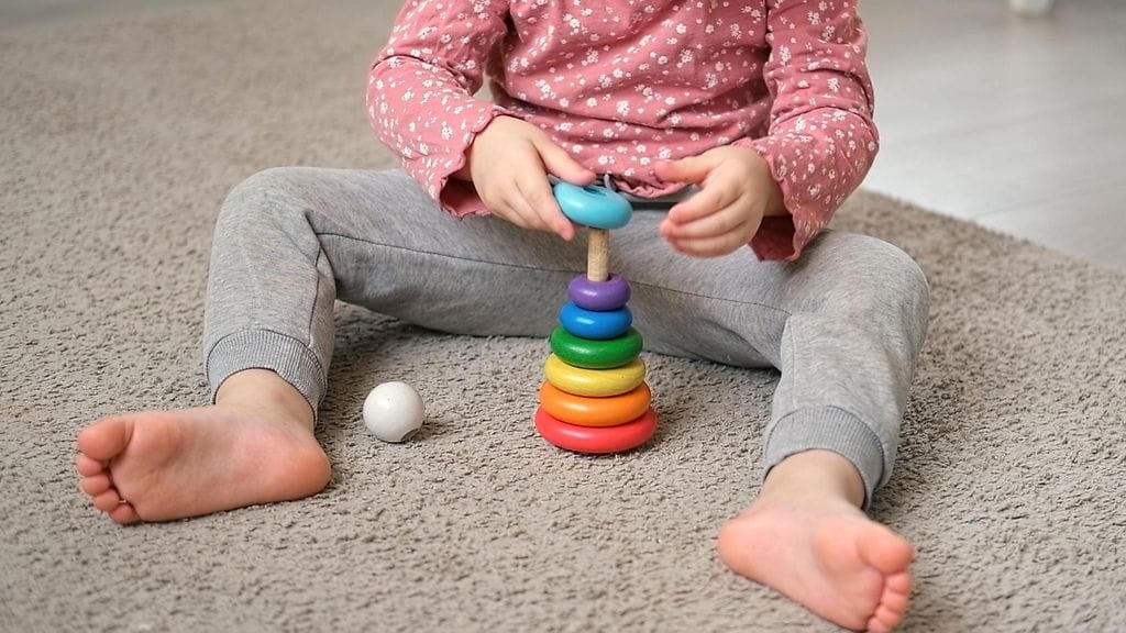 Huostassa oli viime vuonna kaikkiaan vajaat 300 alle kolmevuotiasta. Kuvituskuva.