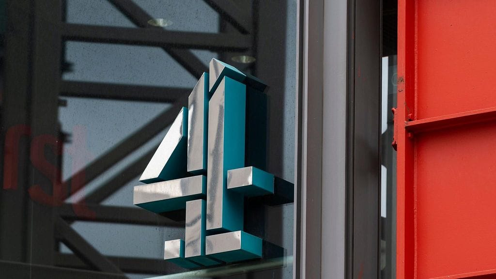 Britannian Channel 4 on joutunut kovien syytösten keskiöön Ensitreffit alttarilla -ohjelmasta